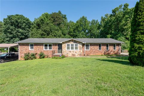 200 Echo Circle sold home in Twin Brook, Easley, SC