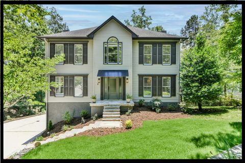 9 Rip Tide Court active home in Keowee Key, Salem, SC