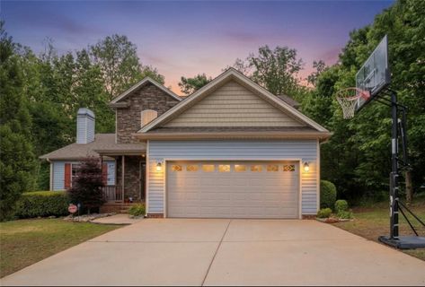 520 Abberly Lane
