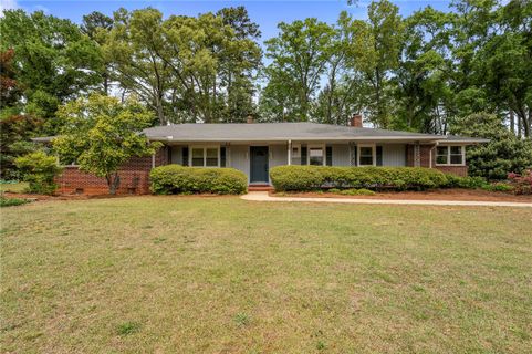 1105 Greenacres