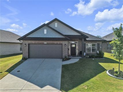 30 Woodcross Drive