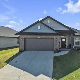 30 Woodcross Drive