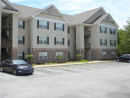 131 Lookover Drive active home in Overlook Condominiums, Anderson, SC