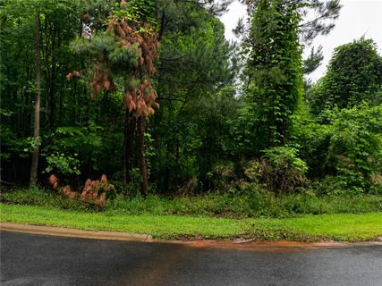 323 Ridgeside Court active home in Waters Edge, West Union, SC