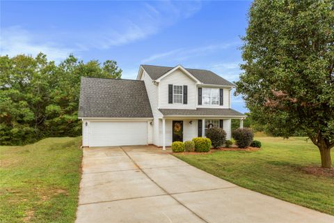 102 Lochenshire Place pending home in Crestland, Belton, SC
