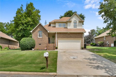 109 Prestwick Court