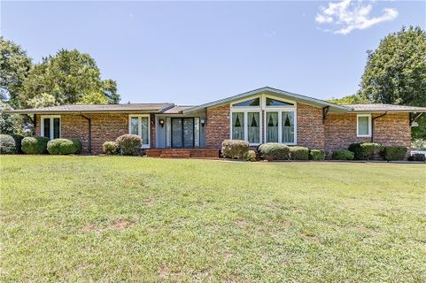 311 Meeting Street pending home in Town Creek Acre, Anderson, SC