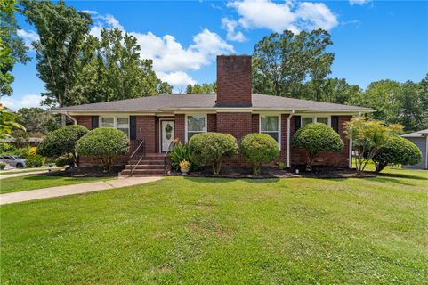 108 Hiawatha Drive