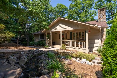 42 Foremast Drive active home in Keowee Key, Salem, SC