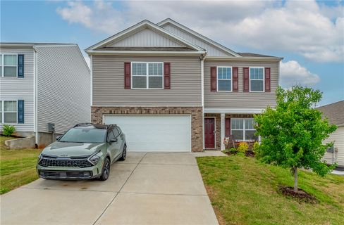 500 Ashwood Way active home in Lenhardt Grove, Easley, SC