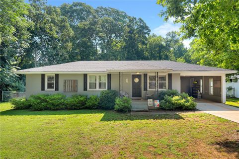 303 Pennelly Street