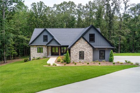 Homes in Waterside Crossing, Seneca