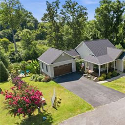 110 Brookside Circle