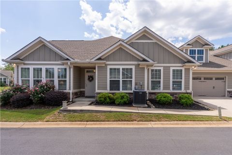 Homes in Preston Ridge, Seneca