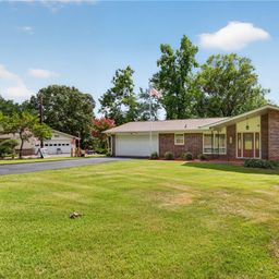 135 Brookhaven Circle