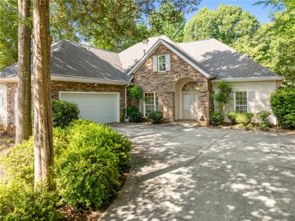 108 Winterbrook Circle pending home in Stone Pond, Seneca, SC
