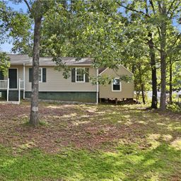 2001 Ridgeview Lane