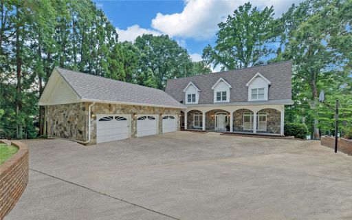 1410 Hunters Trail active home in Hunters Trail, Anderson, SC