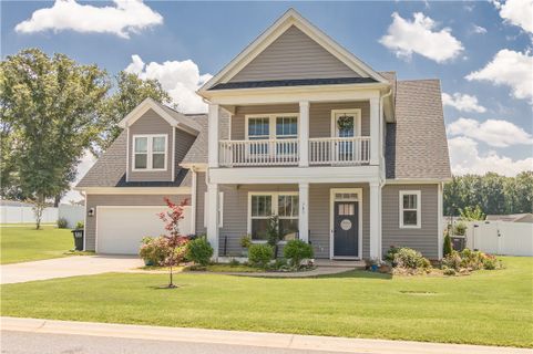 701 Oak Hill Lane active home in Breckenridge-Anderson, Belton, SC