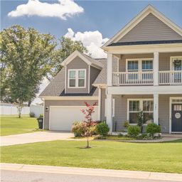701 Oak Hill Lane