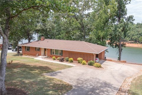 2214 Surfside Drive active home in Surfside Height, Anderson, SC