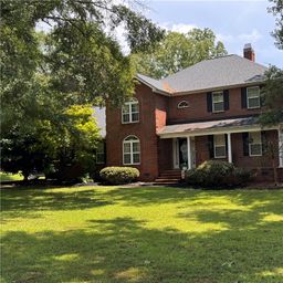 616 Pinehollow Drive