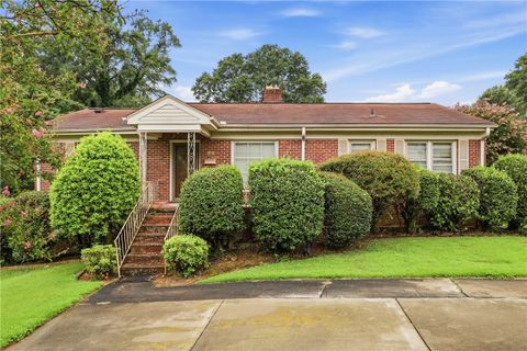 126 W Circle Avenue