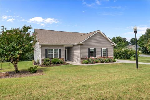 201 Ashwood Lane active home in Ashwood, Anderson, SC