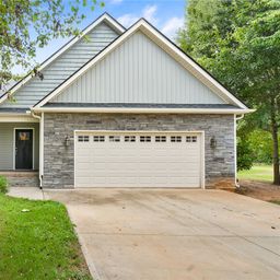 1041 Stoneham Circle