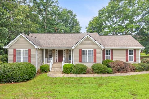 Homes in Woodland Acres, Seneca