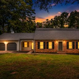 111 Lakeview Circle
