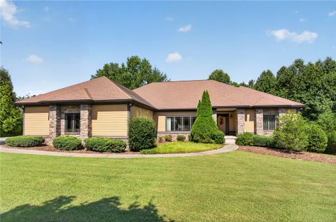 Homes in Waterside Crossing, Seneca