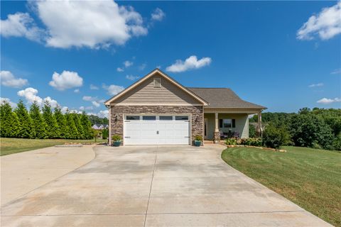 1907 Queen Drive active home in Falcons Lair, Walhalla, SC