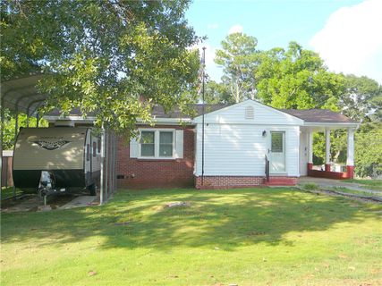 206 Stone Drive active home in Evergreen Hills, Anderson, SC