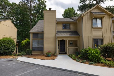 115 Harbor Lights Drive active home in Keowee Key, Salem, SC
