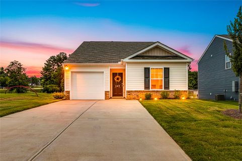 509 Whitewater Ridge active home in Seneca Falls, Seneca, SC