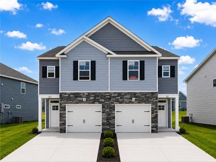565 Seaborn Circle pending home in Champions Village At Cherry Hill, Pendleton, SC