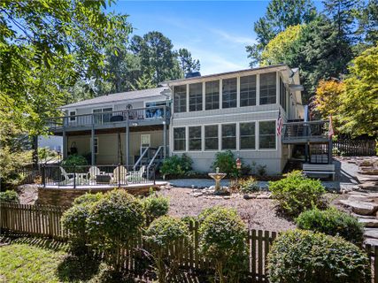 126 Indian Hills active home in Chickasaw Point, Westminster, SC