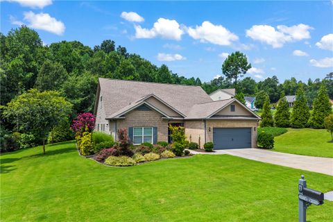 108 Carnoustie Circle active home in Innisbrook, Anderson, SC