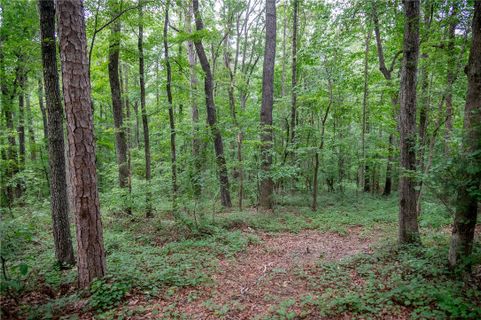 106 Pierpoint Drive active home in Foxwood Hills, Westminster, SC