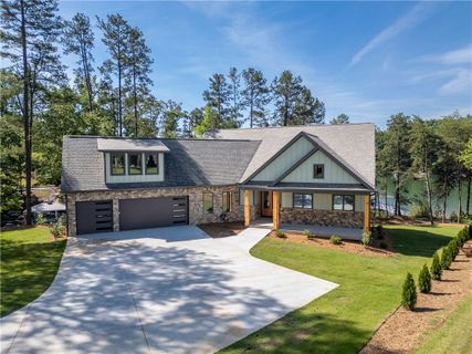 713 Bay Harbor Lane