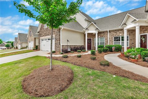 111 Coosa Lane active home in Willow Haven At Cobbs Glen, Anderson, SC