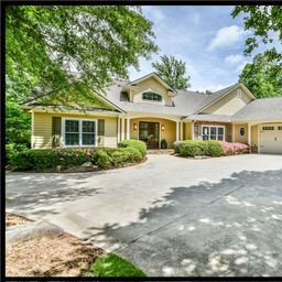 216 Winding Oaks Drive