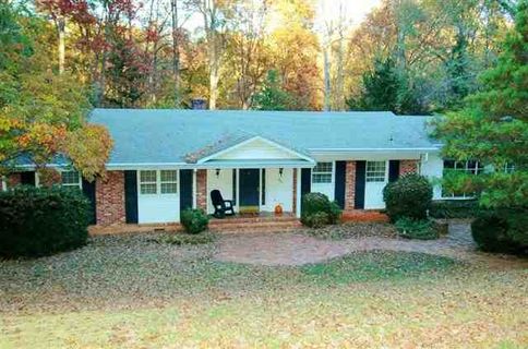 301 Woodland Way