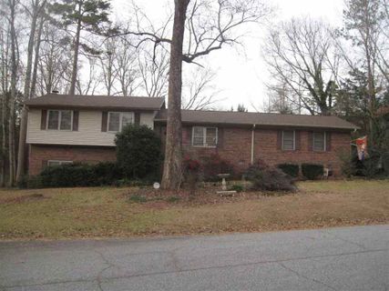 126 Briar Cliff Road sold home in Green Pines Sub, Central, SC
