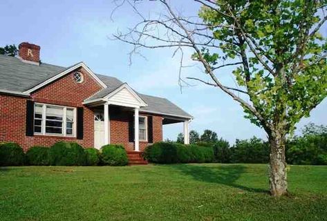 1833 Coffee Road sold home in No Subdivision, Westminster, SC
