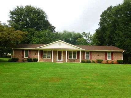 305 Lakewood Drive
