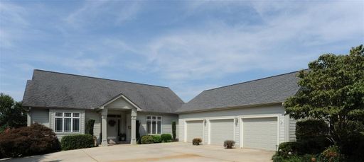 210 Sunset Ridge Drive sold home in Sunset Bay, Seneca, SC