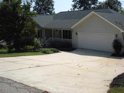 2018 Ridgeview Lane