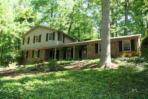 330 Woodland Way